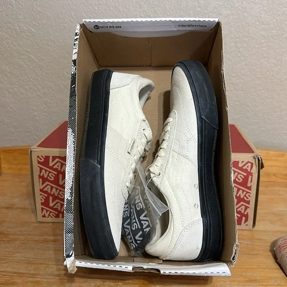 Vans Gilbert Crockett Antique white black men’s size 6.5